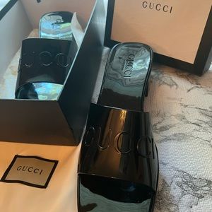 GU-CCI black jelly sandals